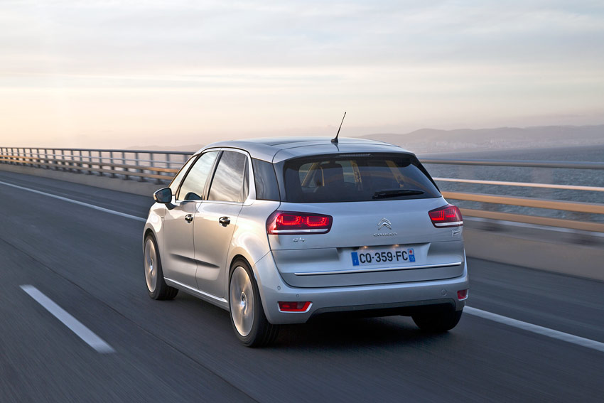 UserFiles/Image/tests/2014_tests/Citroen_C4_Picasso_7_14/C4_Picasso_3_big.jpg