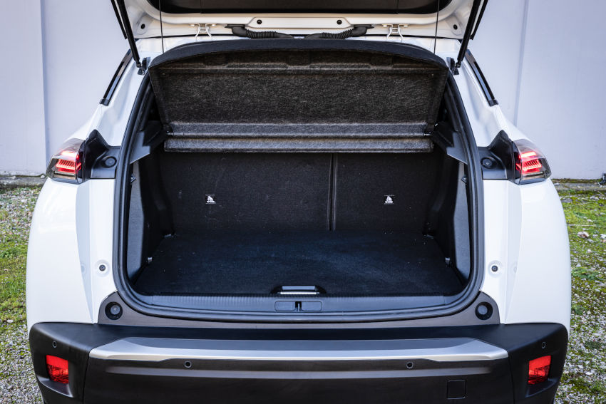 /UserFiles/Image/tests/2026_tests/Peugeot_e_2008_8_26/2008_E_5_big.jpg