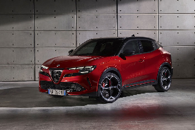 Η Alfa Romeo παρουσίασε τη Milano